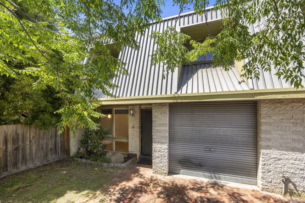 2/68 Truganini Rd, Carnegie, VIC 3163