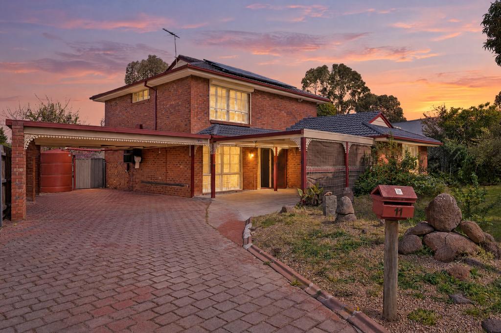 11 Heatherglade Pl, Melton West, VIC 3337