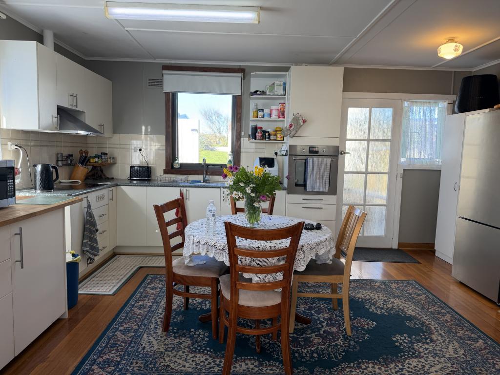 12 John St, Currie, TAS 7256