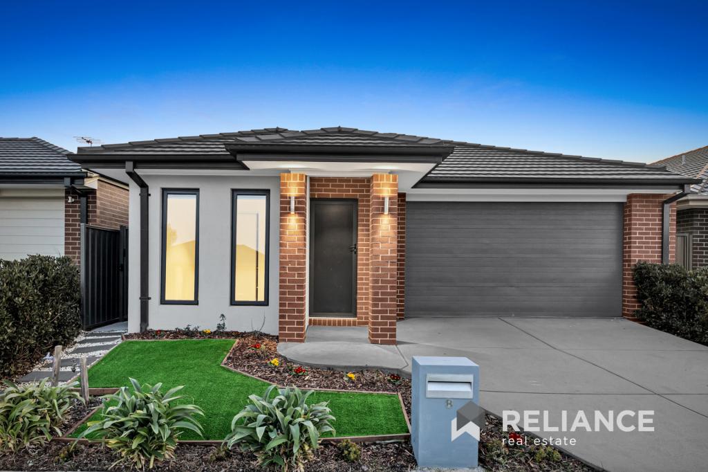 8 Pinebank St, Werribee, VIC 3030