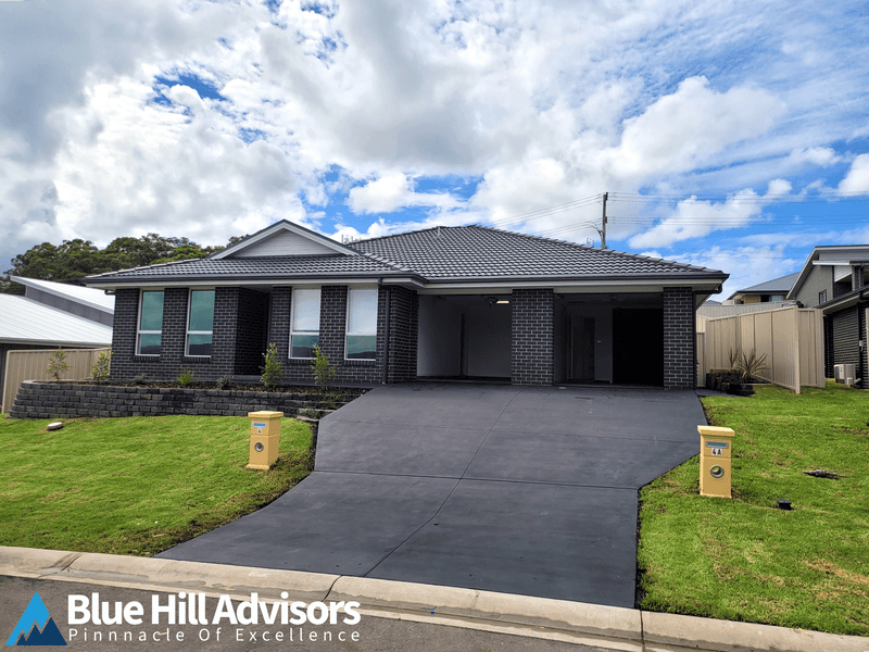 4 MACKILLOP DR, MORISSET, NSW 2264