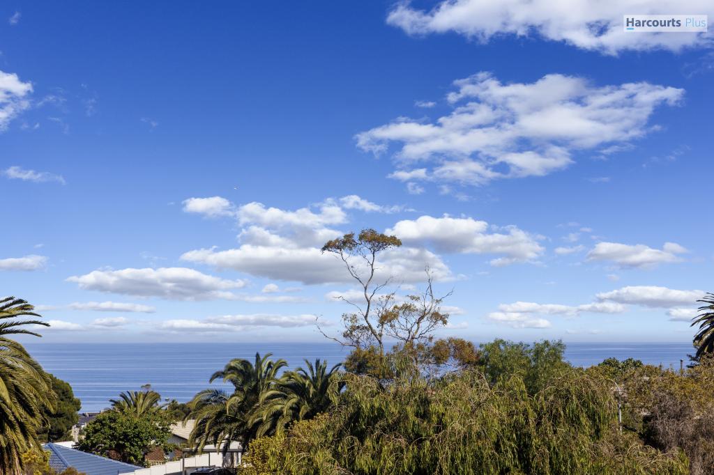 8 Sovereign St, Hallett Cove, SA 5158