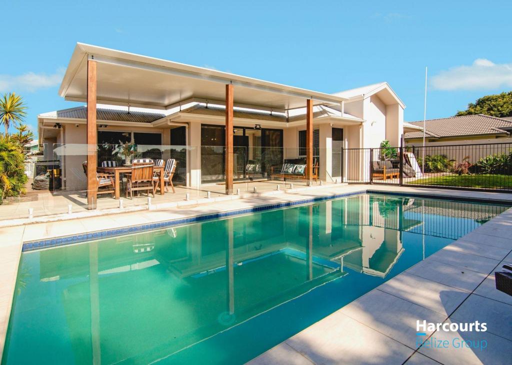 8 Marina Pde, Jacobs Well, QLD 4208