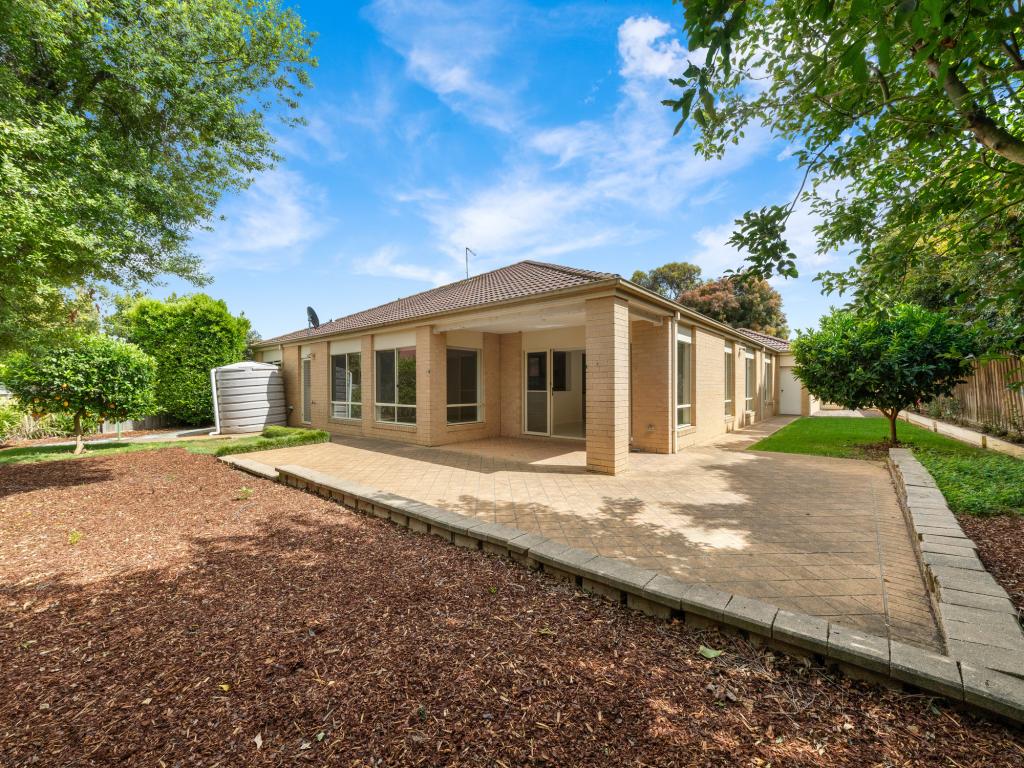 14 Charles Conder Pl, Berwick, VIC 3806