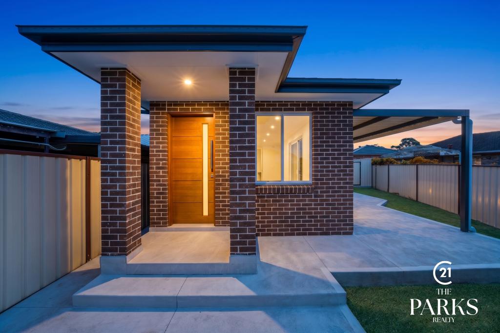 4a Moffitt Cres, Edensor Park, NSW 2176