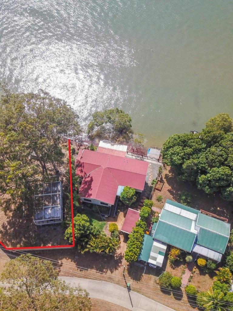 67 Bangalow St, Russell Island, QLD 4184