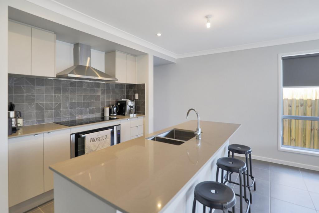 120 Halpine Pde, Warner, QLD 4500