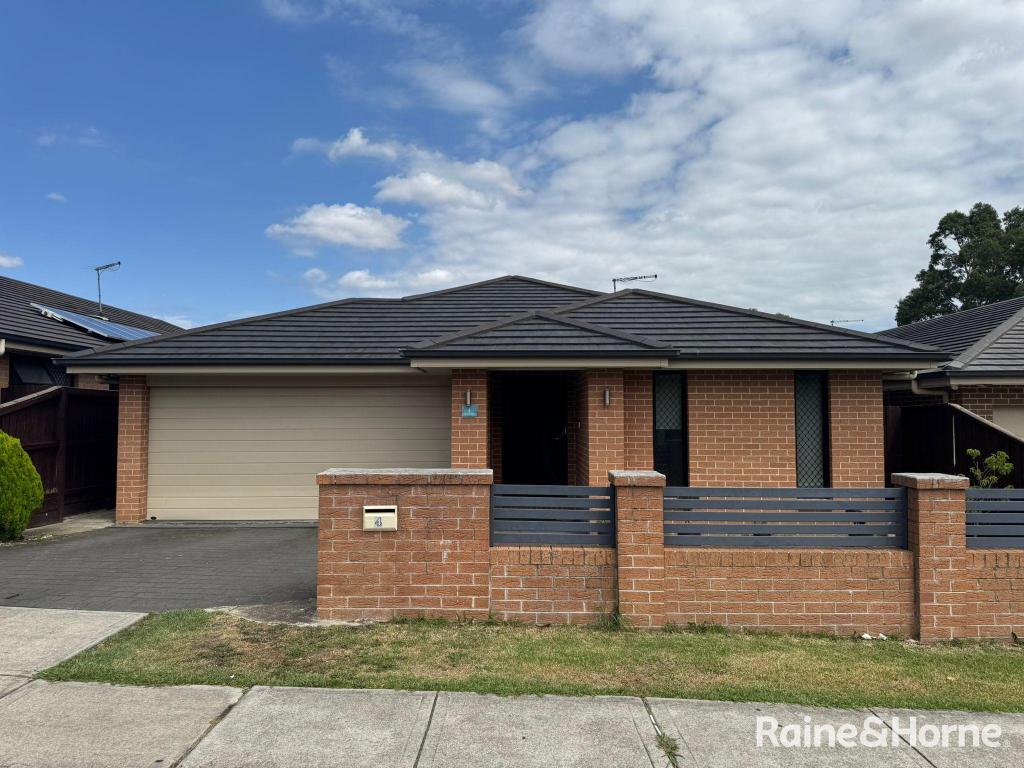 4 Bartle Ave, Minto, NSW 2566