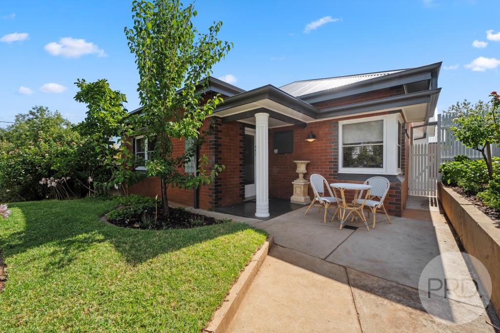 70 MACLEAY ST, TURVEY PARK, NSW 2650