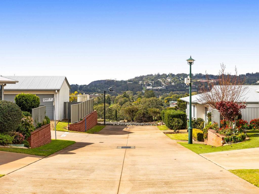 64/97-161 Hogg St, Cranley, QLD 4350