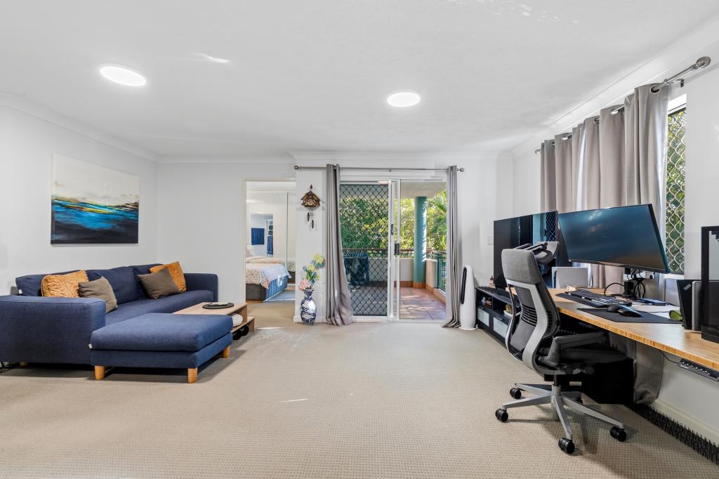2/1 Hillsdon Rd, Taringa, QLD 4068