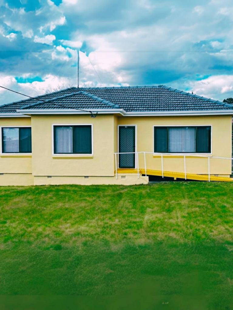 120 O'Sullivan Rd, Leumeah, NSW 2560