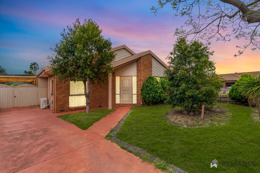 45 Walsingham Cres, Kurunjang, VIC 3337