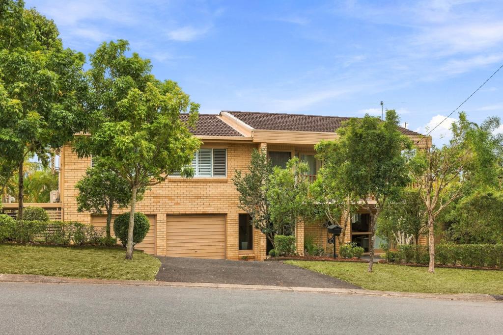 8 Sprenger St, Fig Tree Pocket, QLD 4069