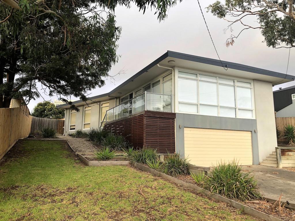 325 Roslyn Rd, Highton, VIC 3216