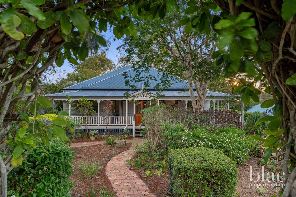 27 Hunter Cct, Petrie, QLD 4502