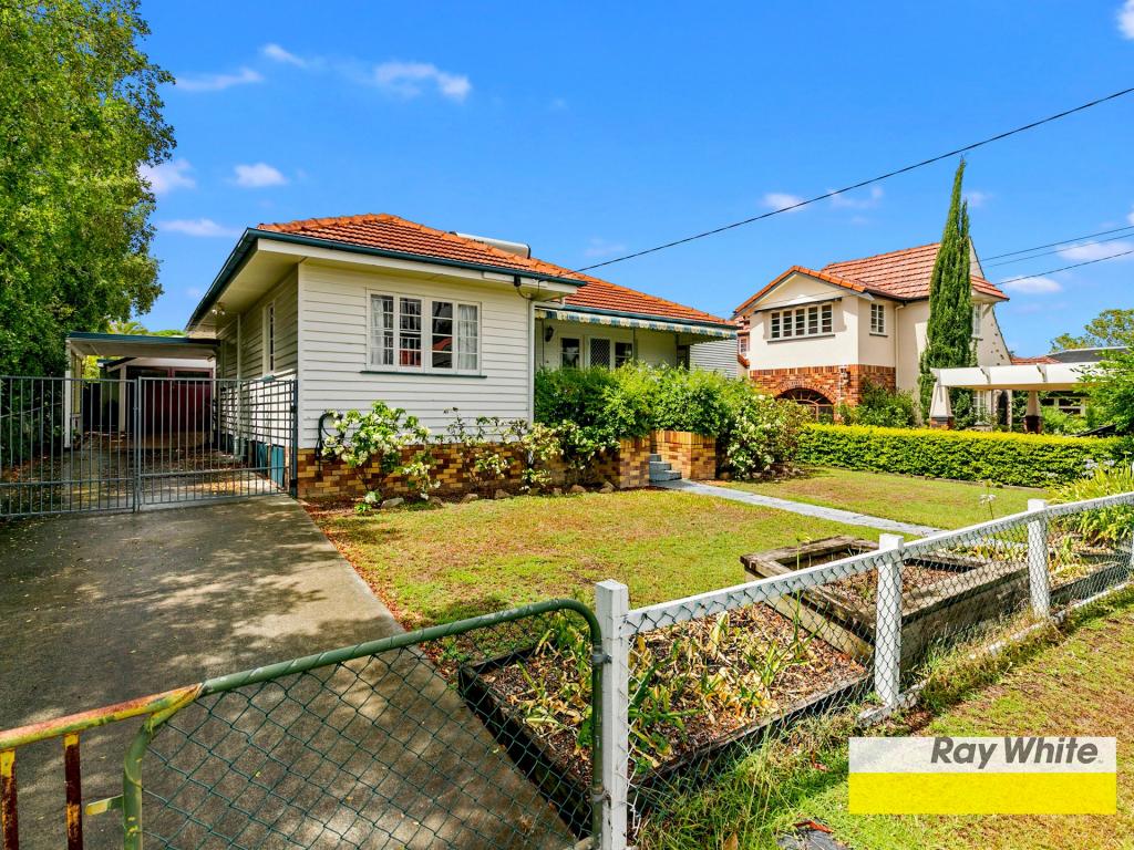 33 Gibson Cres, Holland Park, QLD 4121