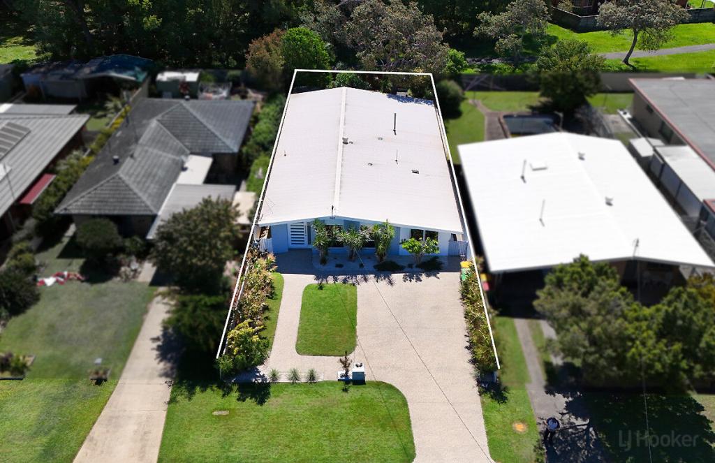 48 DEAGON DR, RUNAWAY BAY, QLD 4216