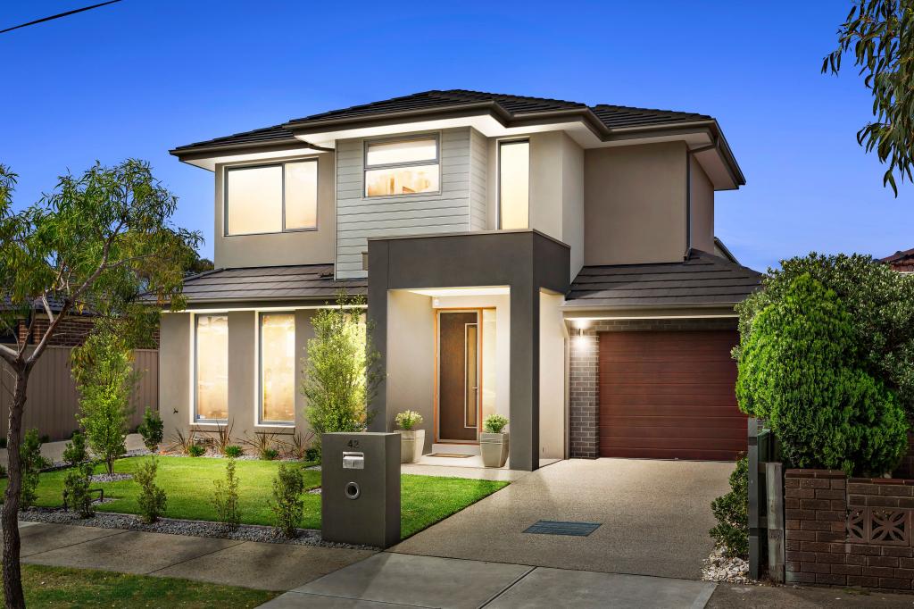 1/42 LINNET ST, ALTONA, VIC 3018