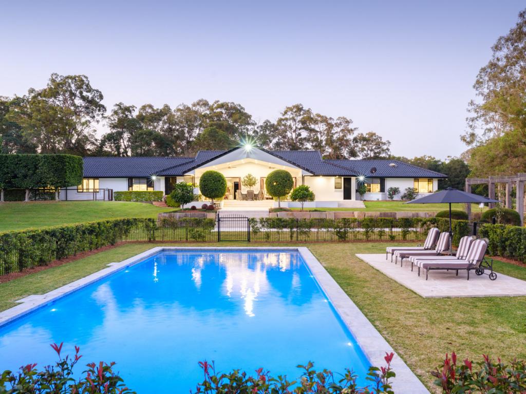 94 Tiverton Pl, Bridgeman Downs, QLD 4035