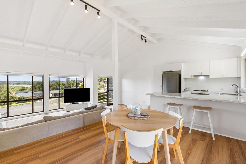 8 James Cook Dr, Banora Point, NSW 2486