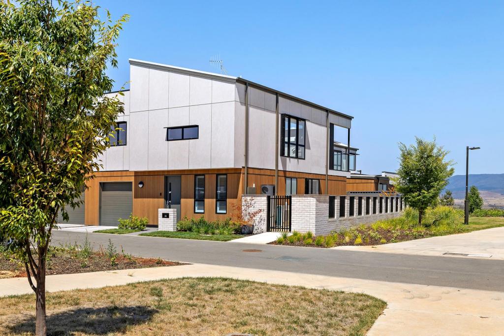 29 WYN GILMOUR CT, STRATHNAIRN, ACT 2615