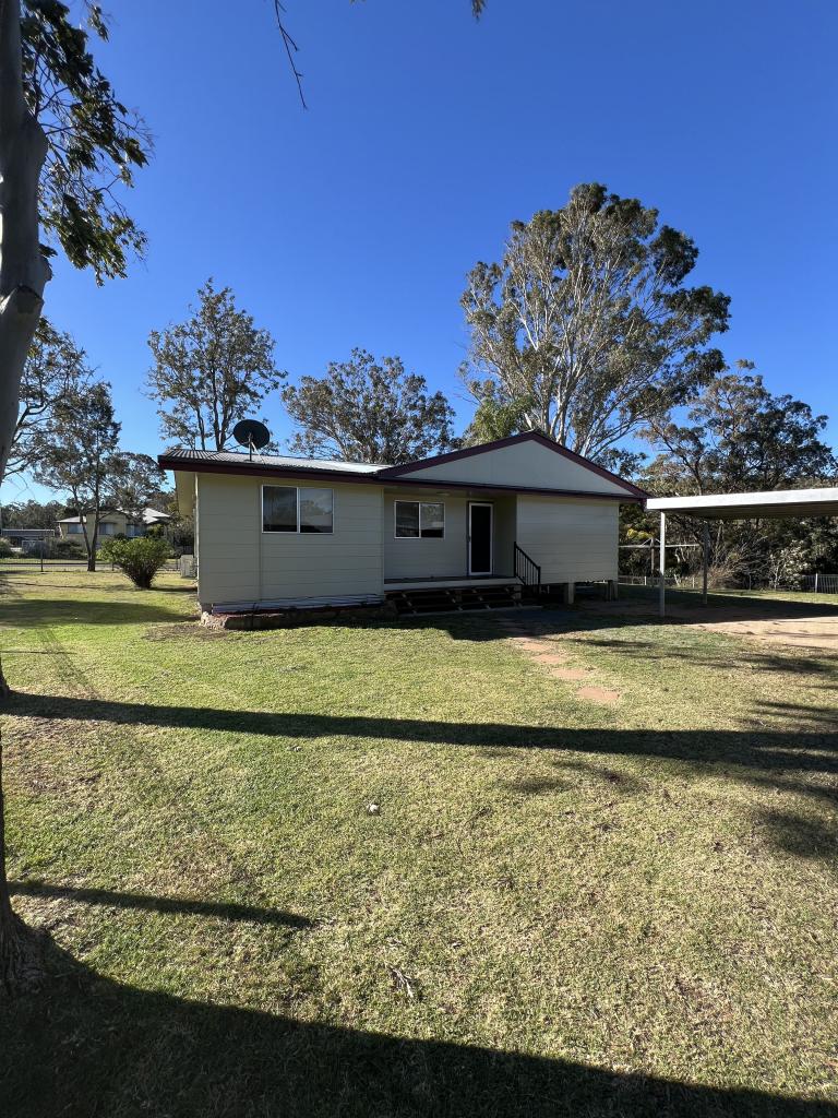 16 Gleeson St, Crows Nest, QLD 4355