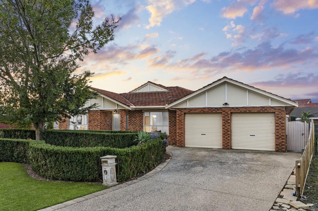 11 Australia Dr, Taylors Lakes, VIC 3038