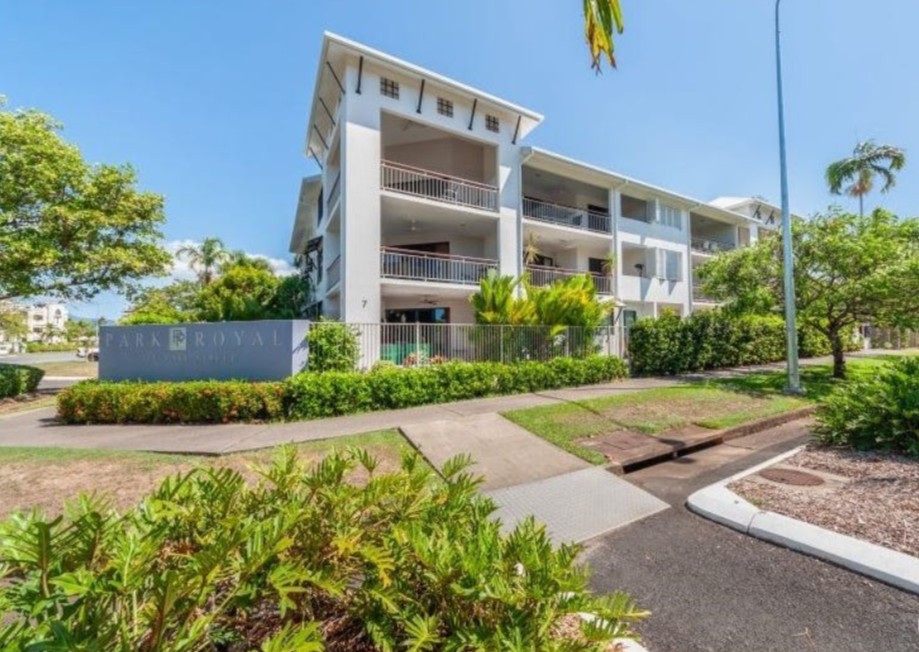 10/349-351 Lake St, Cairns North, QLD 4870