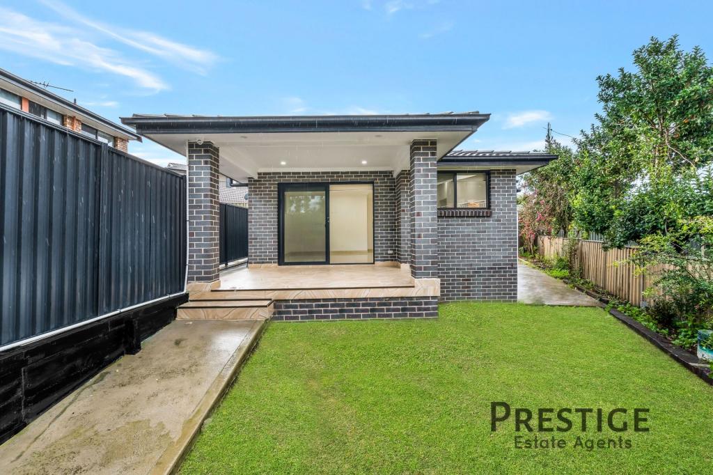 10A URUNGA PL, BOSSLEY PARK, NSW 2176