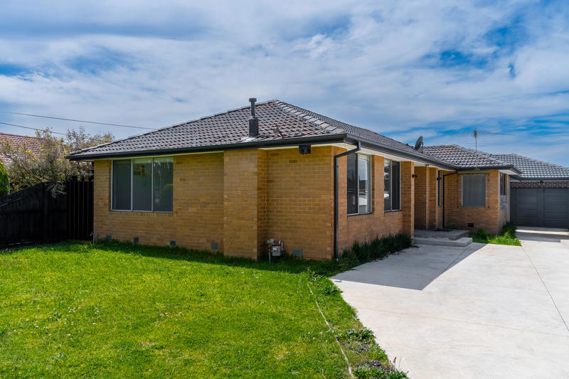 1/8 WAVERLEY CT, CRAIGIEBURN, VIC 3064