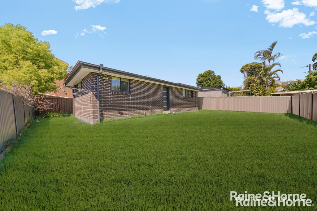 102A CANTERBURY RD, GLENFIELD, NSW 2167