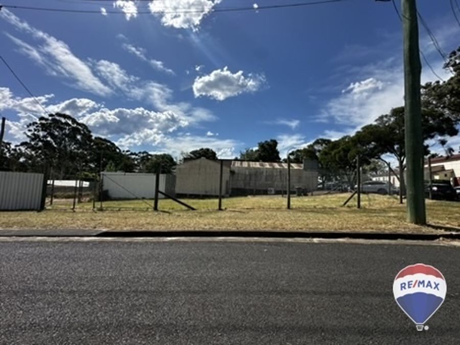 11 Fourteenth St, Warragamba, NSW 2752