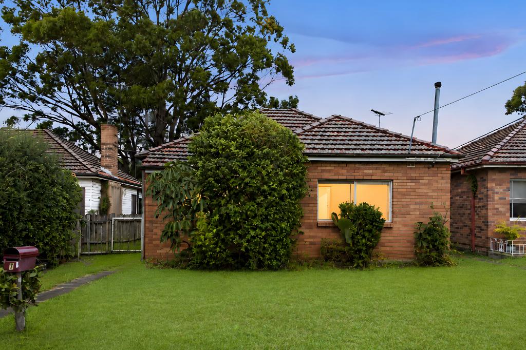 7 Swan St, Revesby, NSW 2212