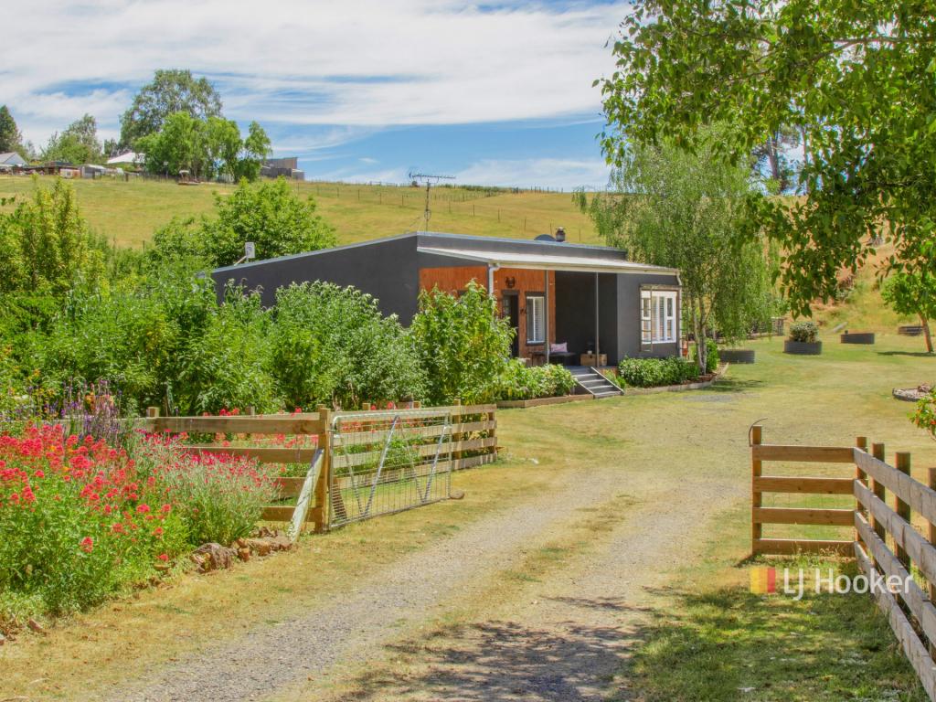 7 LAKE BARRINGTON RD, WILMOT, TAS 7310