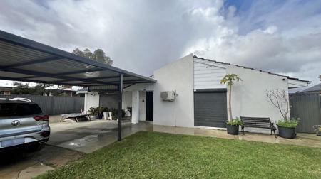 31 Donaldson St, Queens Park, WA 6107