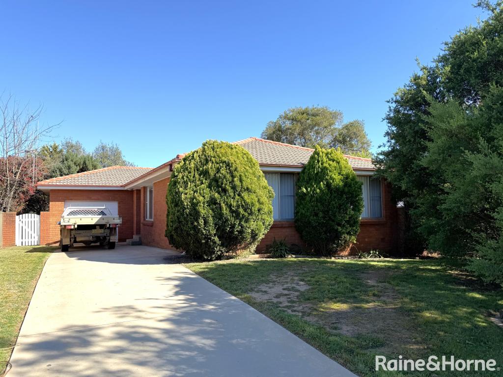 22 BORONIA CRES, ORANGE, NSW 2800