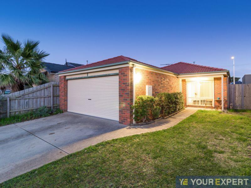 31 Wakenshaw Cres, Pakenham, VIC 3810