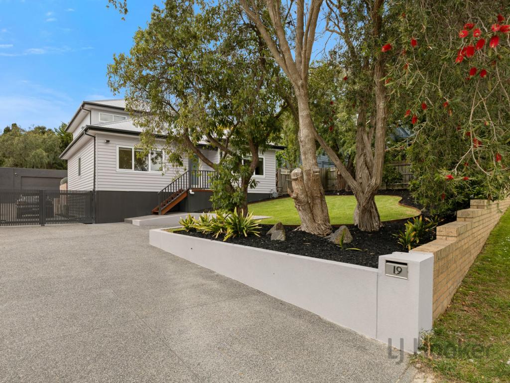 19 Butlers Rd, Ferntree Gully, VIC 3156