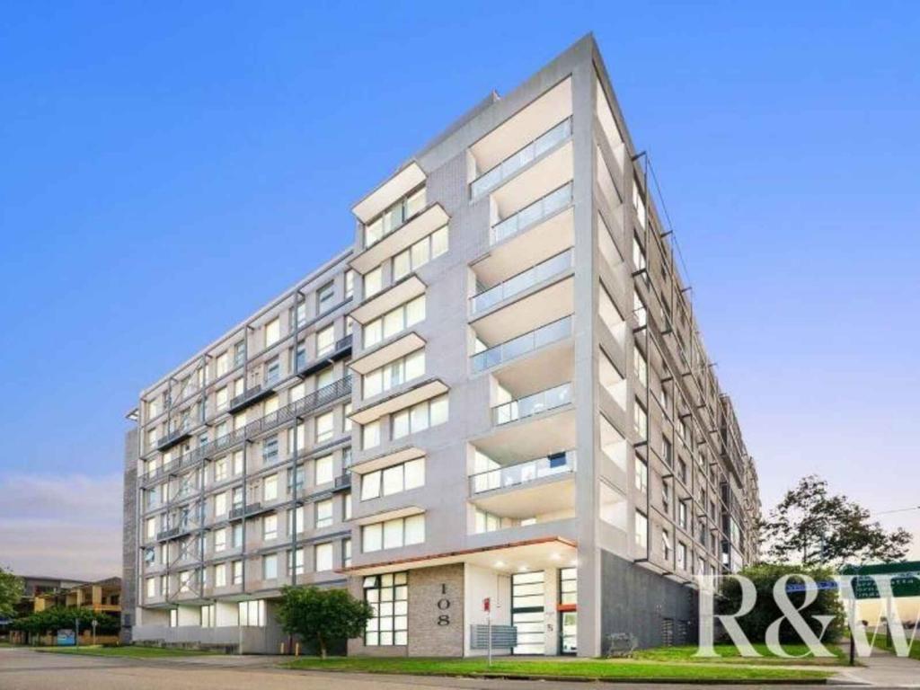 18a/108 James Ruse Dr, Rosehill, NSW 2142