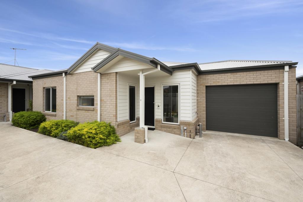 2/3 TALLINN ST, BELL PARK, VIC 3215