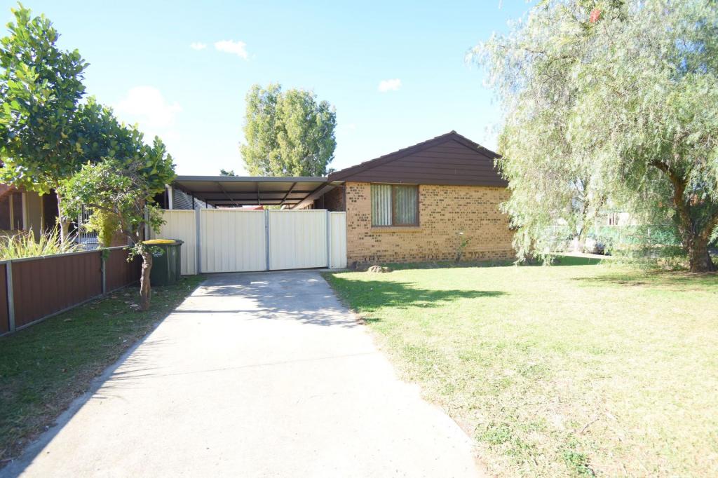 1 Merri Pl, St Johns Park, NSW 2176