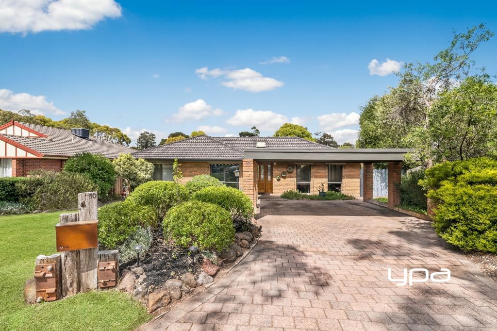 10 Mcinnes Cl, Sunbury, VIC 3429