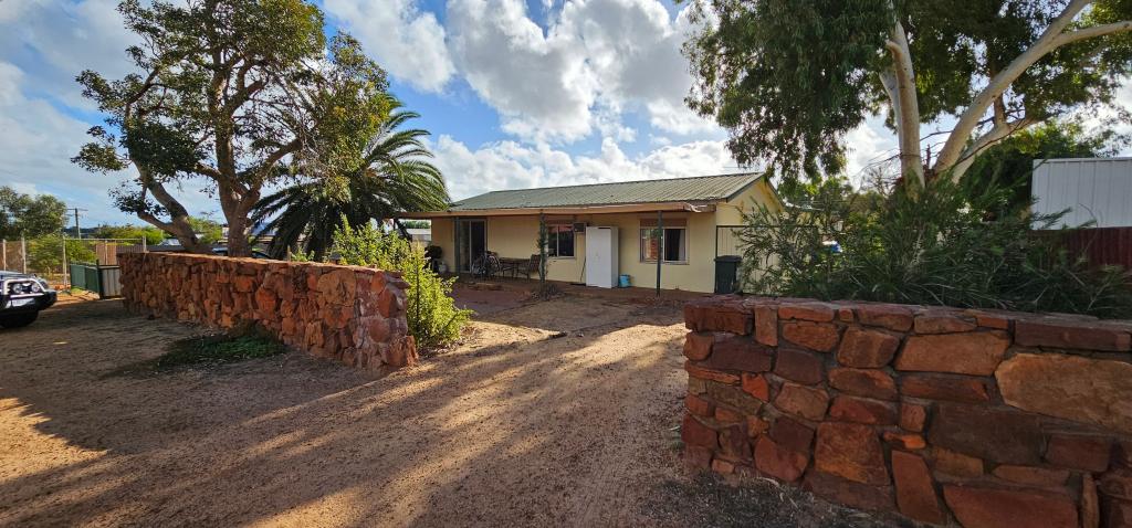 12a Patrick Cres, Kalbarri, WA 6536