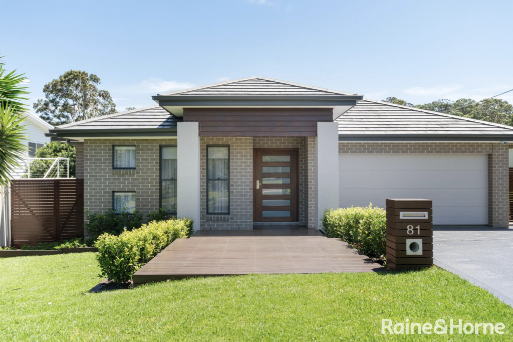 81 Carroll Ave, Mollymook Beach, NSW 2539