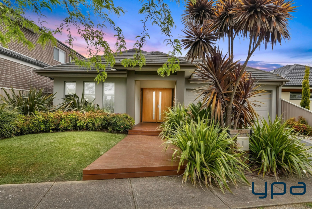 52 ROWLAND DR, POINT COOK, VIC 3030