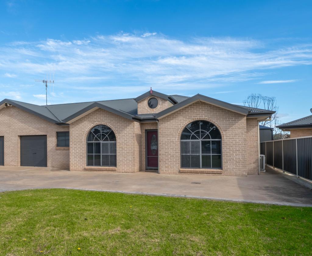 22 JOHN GIRDHAM PL, FORBES, NSW 2871