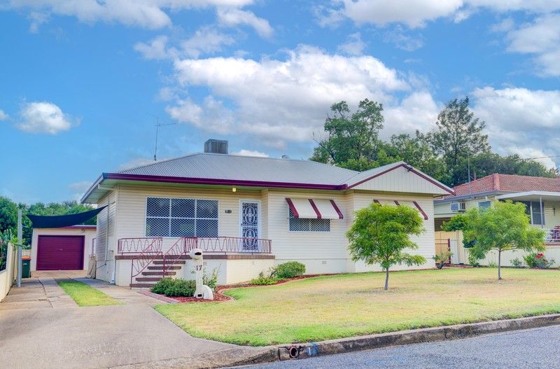 17 Holland St, South Tamworth, NSW 2340