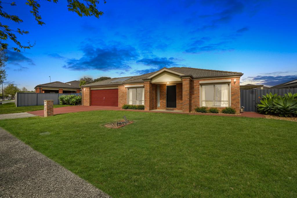 76 Shearwater Dr, Pakenham, VIC 3810