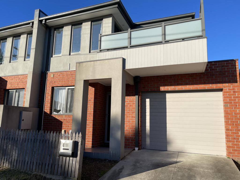 19 STANLEY ST, DANDENONG, VIC 3175